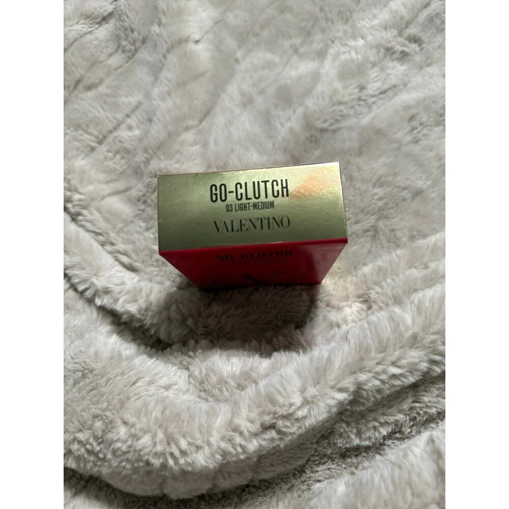 Valentino Go-Clutch Refillable Compact Powder in 03 Light Medium